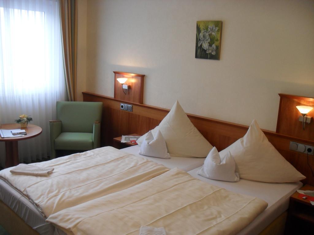 Hotel Reichsschenke Zum Ritter Gotz "Garni" Kröv Pokój zdjęcie
