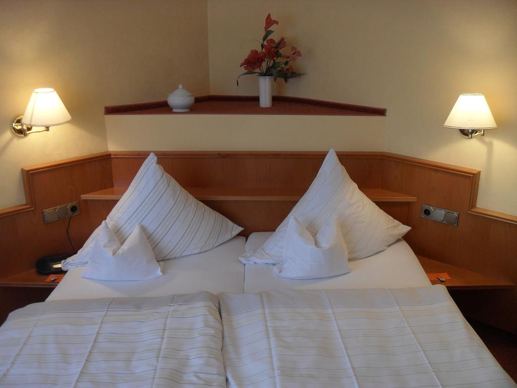 Hotel Reichsschenke Zum Ritter Gotz "Garni" Kröv Pokój zdjęcie