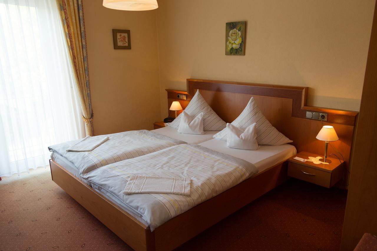 Hotel Reichsschenke Zum Ritter Gotz "Garni" Kröv Zewnętrze zdjęcie